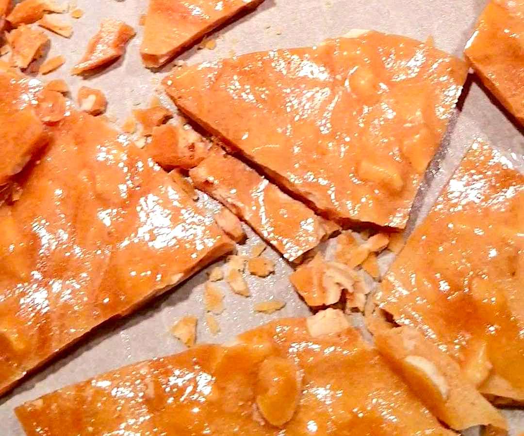 best nutty peanut brittle recipe: microwave method, incidentally vegan and gluten-free